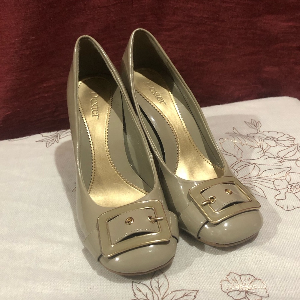 Dexter, Taupe w/ Gold hardware, sz 5, about 3” heel